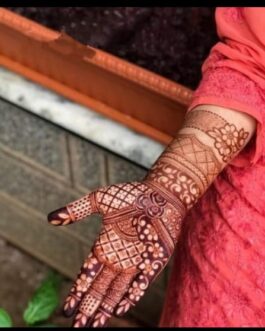 Middle hand Mehandi front and back